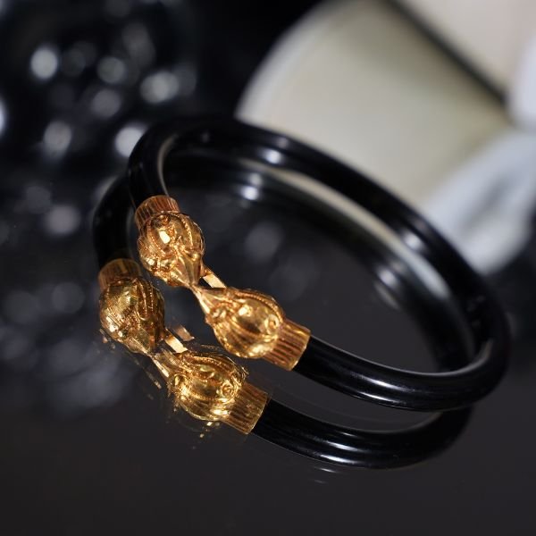 22KT Gold Chillai-mukhi Dark Black Pola Bangle