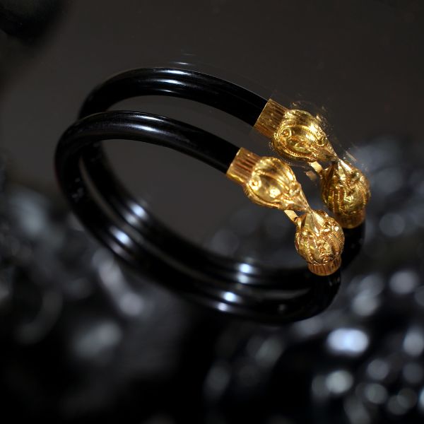 22KT Gold Chillai-mukhi Dark Black Pola Bangle