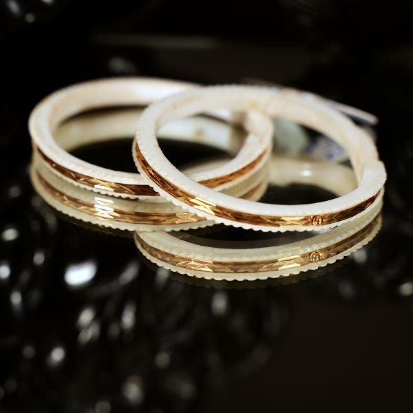 22KT Gold Casual Sankha Bangle for Women